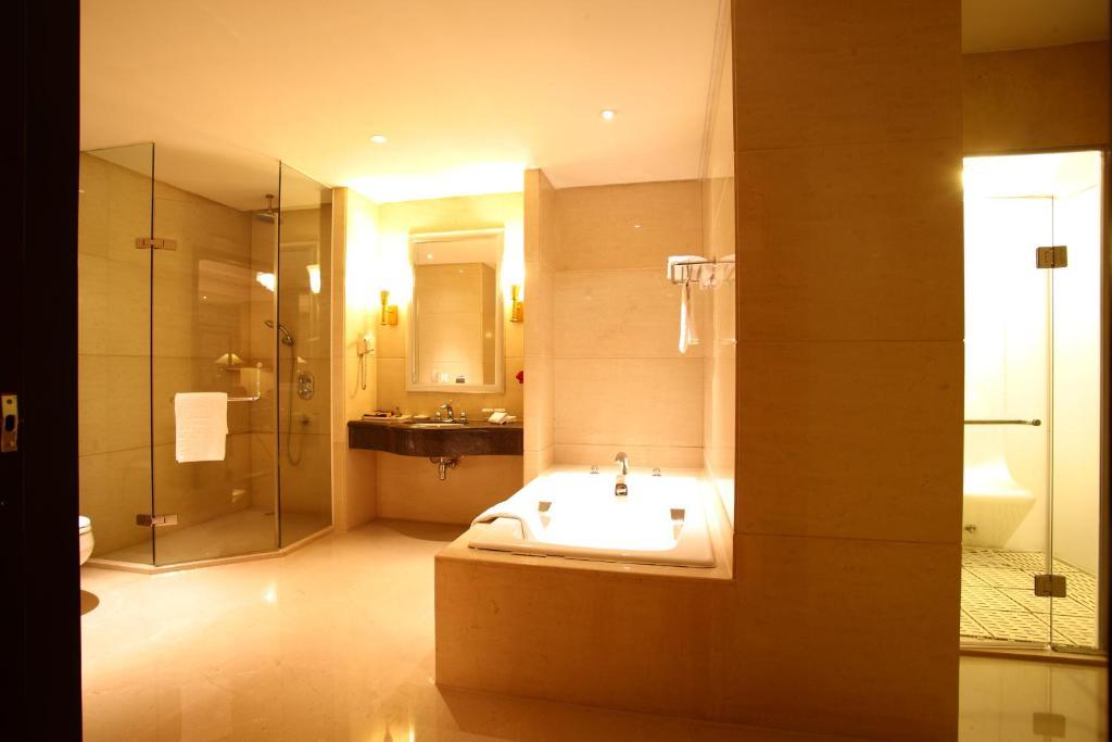 Forla Hotel Дунгуань Экстерьер фото